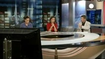 Kapatılan Yunan devlet televizyonunu polis bastı
