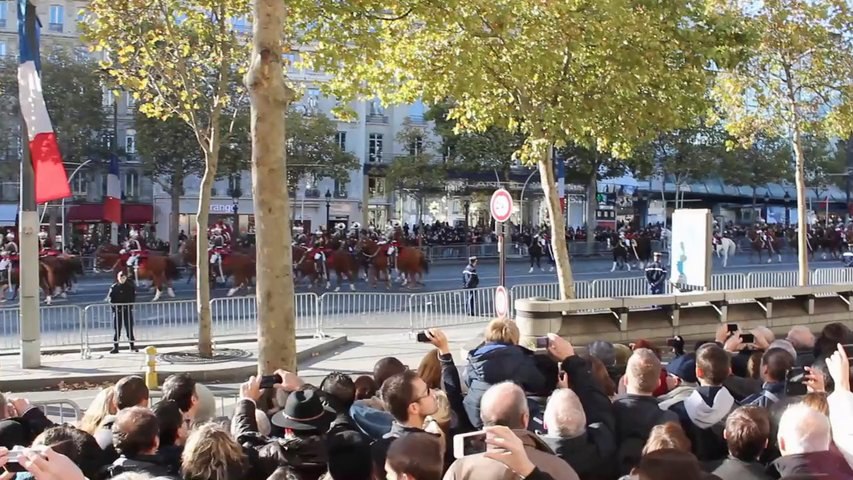 11 Novembre 2013 : Hollande hué sur les Champs Elysées