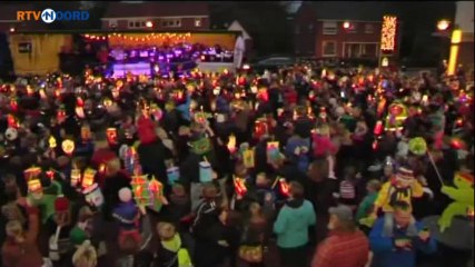 Wereldrecord Sint Maarten-liedjes zingen in Zuidhorn - RTV Noord