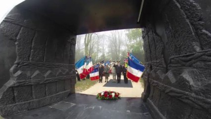 11 novembre 2013 - dépôt d'une gerbe au monument à l'armée noire - Reims