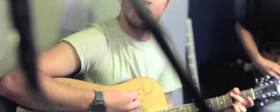 Sleeping With Sirens covers Iris by The Goo Goo Dolls