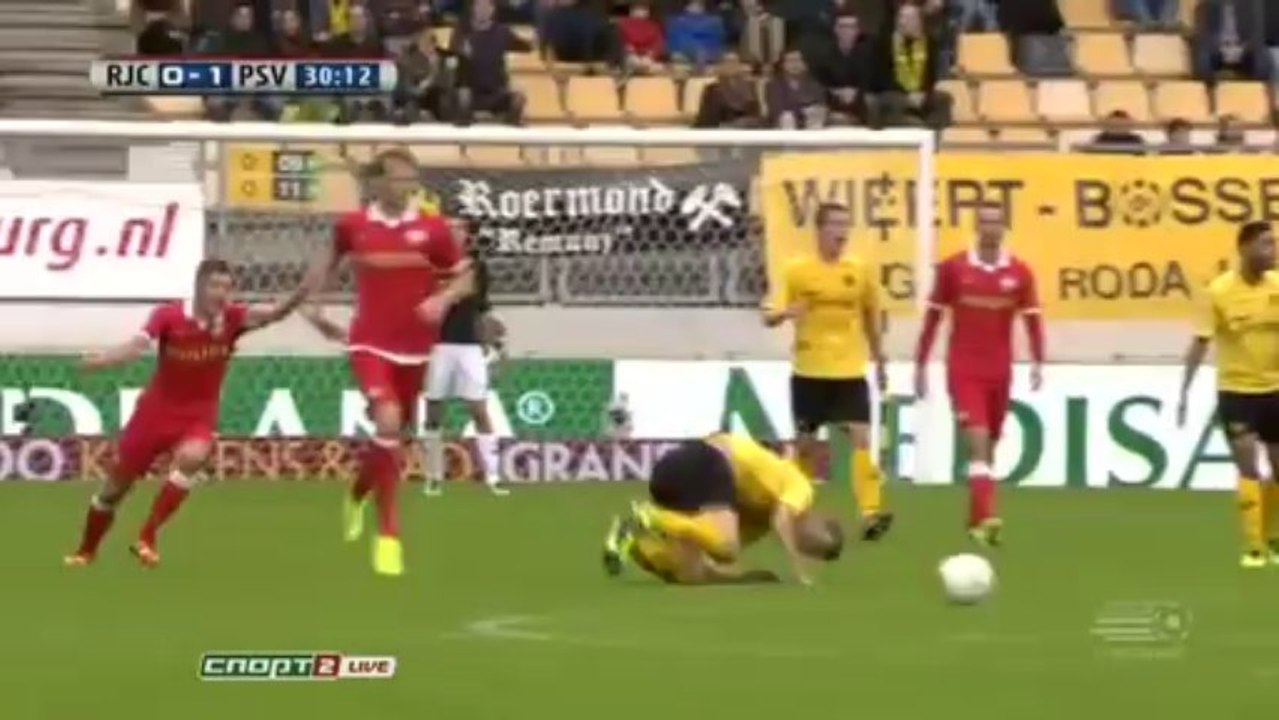 Wiljan Pluim dive against PSV Eindhoven | 2013