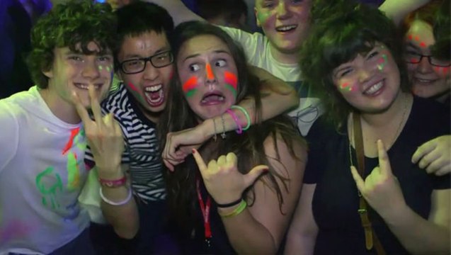 Blague Faire croire qu'on prend une photo