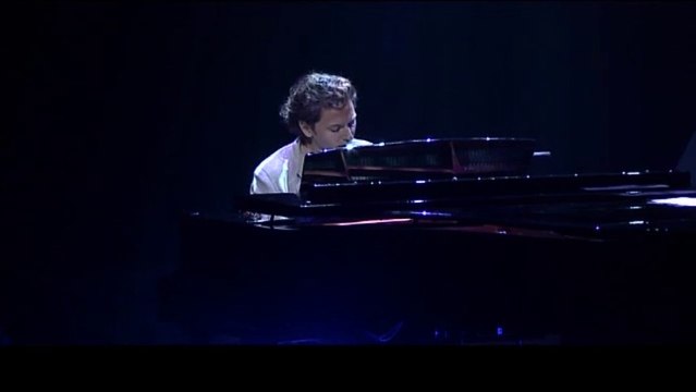 Concert de soutien aux otages en Syrie : Raphaël - Peut être