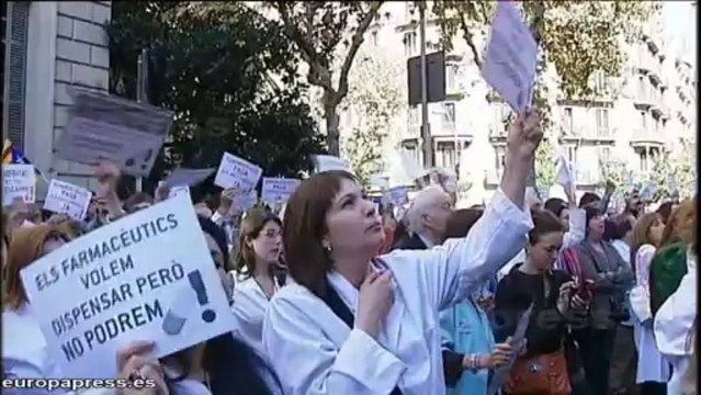 Farmacéuticos se concentran contra los impagos