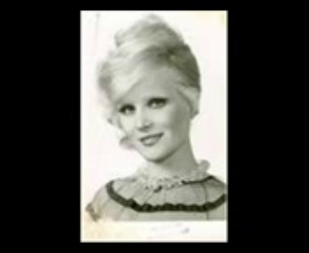 Gönül Yazar - BIRAKIN SEVİYORUM