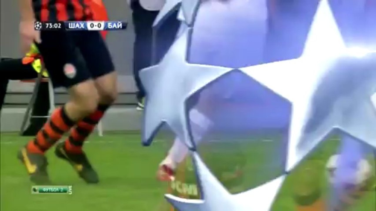 Alex Teixeira dive against Bayer Leverkusen | 2013
