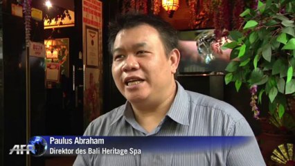 Schlüpfriger Kick in Jakarta: Die ungewöhnliche Schlangen-Massage 🐍