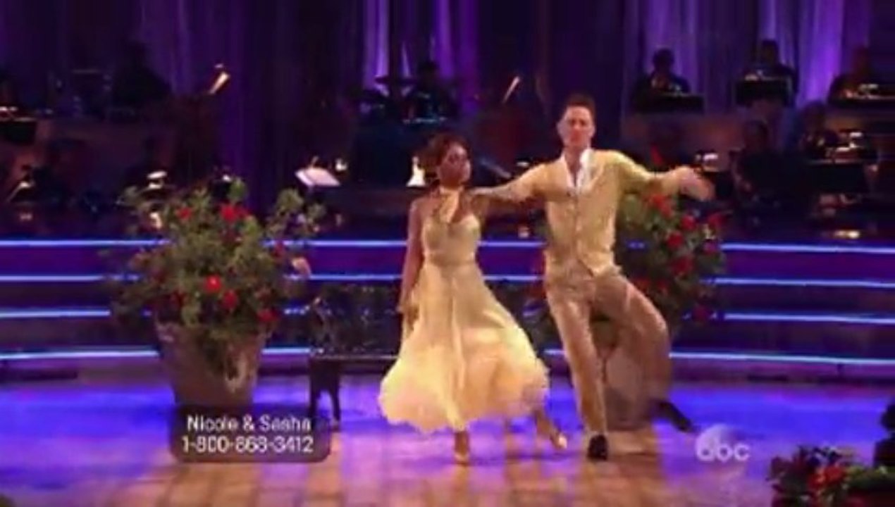 Nicole “Snooki” Polizzi & Sasha Farber - Foxtrot