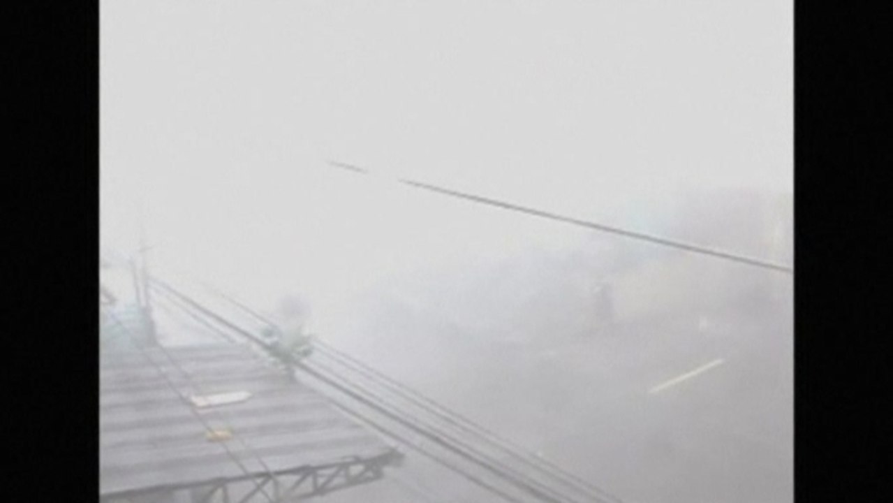Typhoon Haiyan hits central Philippines