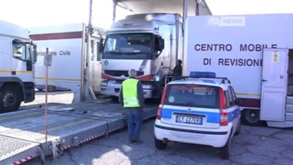 ALLARME SULLE STRADE: IRREGOLARE UN CAMION SU DUE