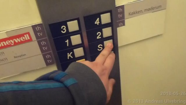 2 Different OTIS Europa 2000 Elevators @ Strandvejen 70, Hellerup DK)