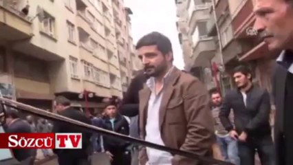 Yol çöktü minibüs çukura düştü