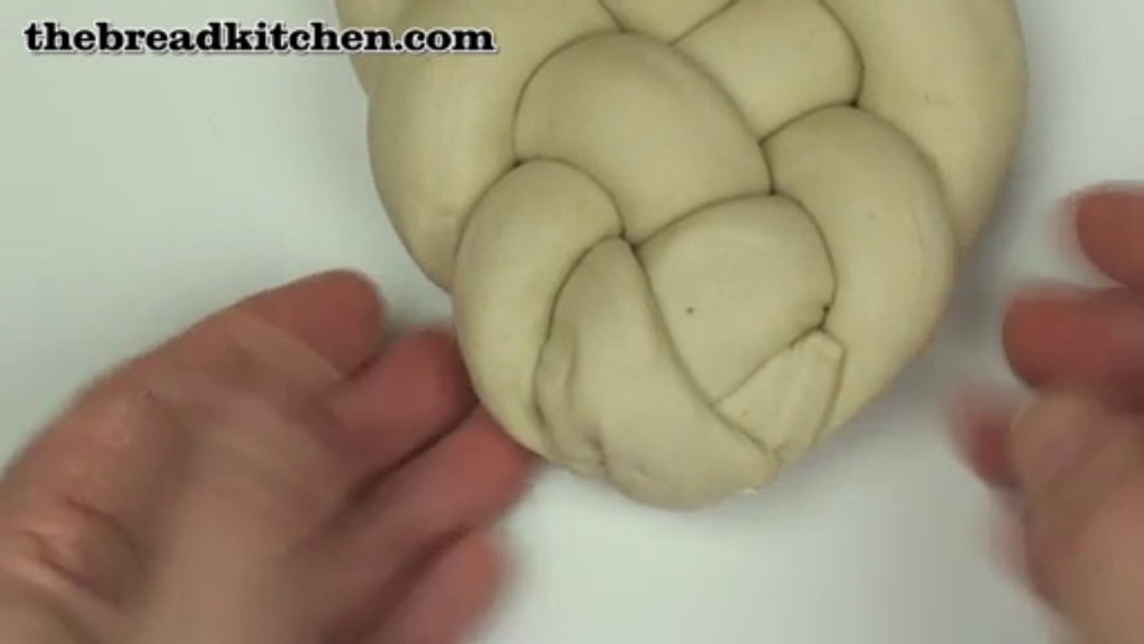 Afgekeurd communicatie Buiten How to Braid: 3- 4- 5- 6- 7- 8- and 9-Strand Braids in The Bread Kitchen -  video Dailymotion