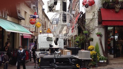 L'installation des illuminations de Noël