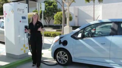 Mall Gets First Public SAE Fast-Charging Station for EVs