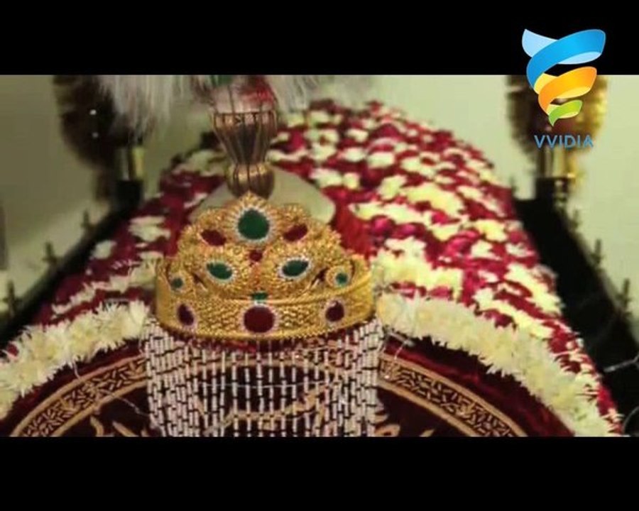Hussain rote hai