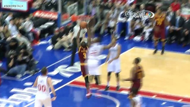 Thaddeus Young dégage le dunk de Dion Waiters