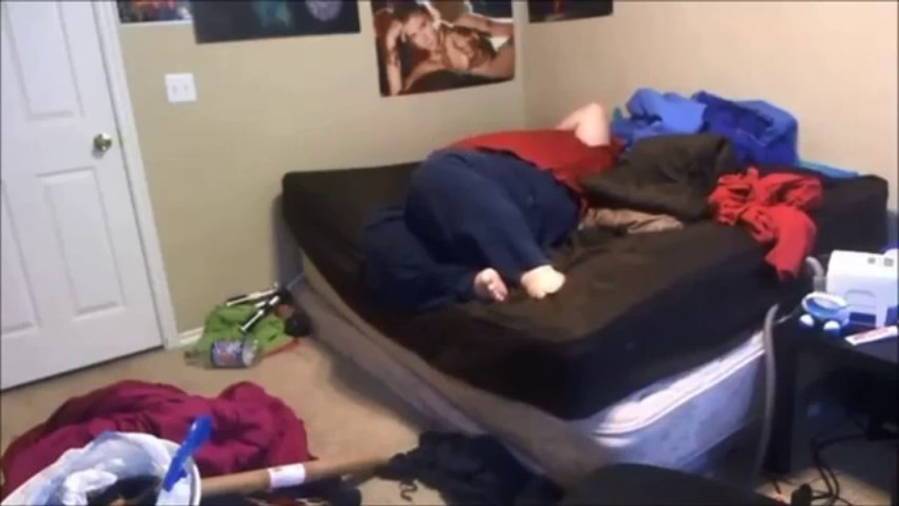 Homo Kid come's out of the closet