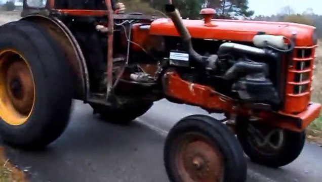 DRIFTS en TRACTEUR!!! Ken Block version paysan!