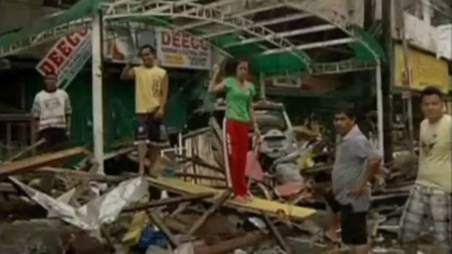 Philippines typhoon Haiyan: Devastating pictures emerge