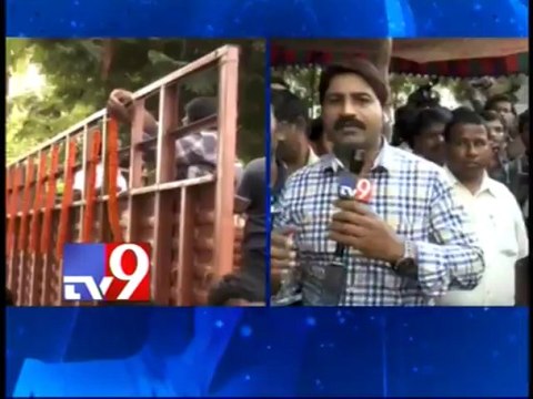 Tollywood pays tribute to AVS - Part 2