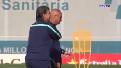 Lionel Messi hünerlerini bu kez basketbolda gösteriyor