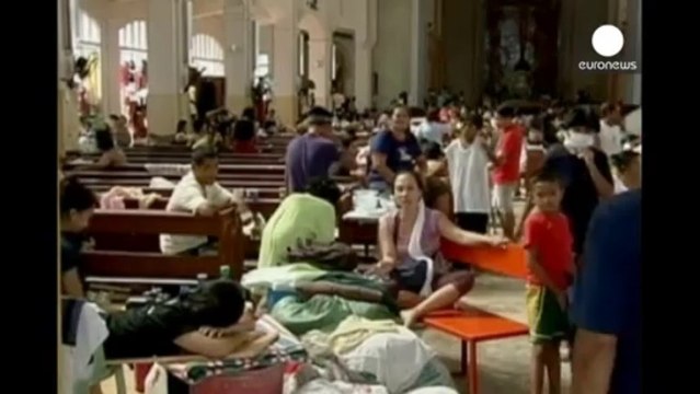 El presidente de Filipinas declara el estado de calamidad tras el paso del tifón Haiyán