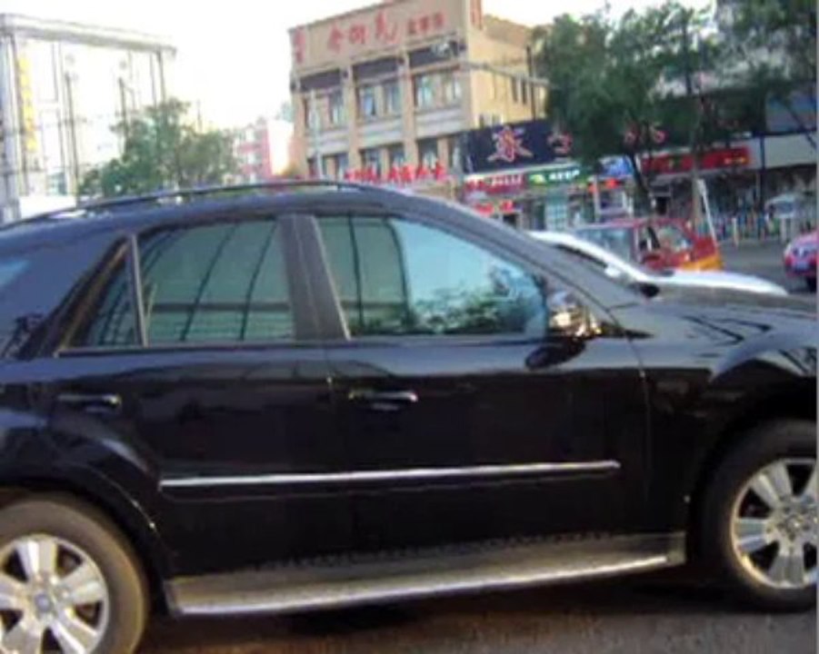 Risking Life To Cross Busy Beijing Traffic - Motivational WebTV #83