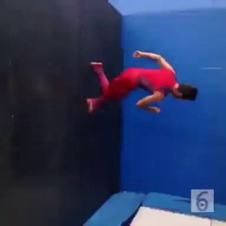 Trampoline Wall Walking