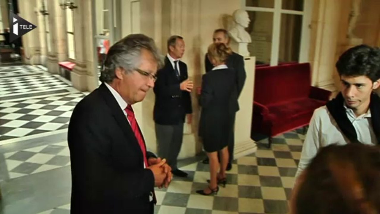 11 Novembre: le maire de Châteaurenard poignardé par un déséquilibré