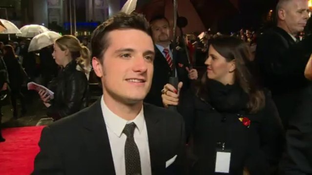 Hunger Games: Catching Fire world premiere- Josh on kissing