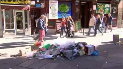 Madrid : cinquième jour de grève du nettoyage, les détritus s'amoncellent