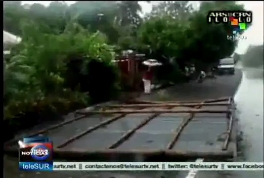 Reportan más de 100 muertos por tifón en Filipinas