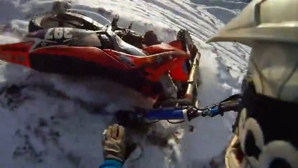 Faire du Cross dans la neige... Ce Gars est FOU!!!!