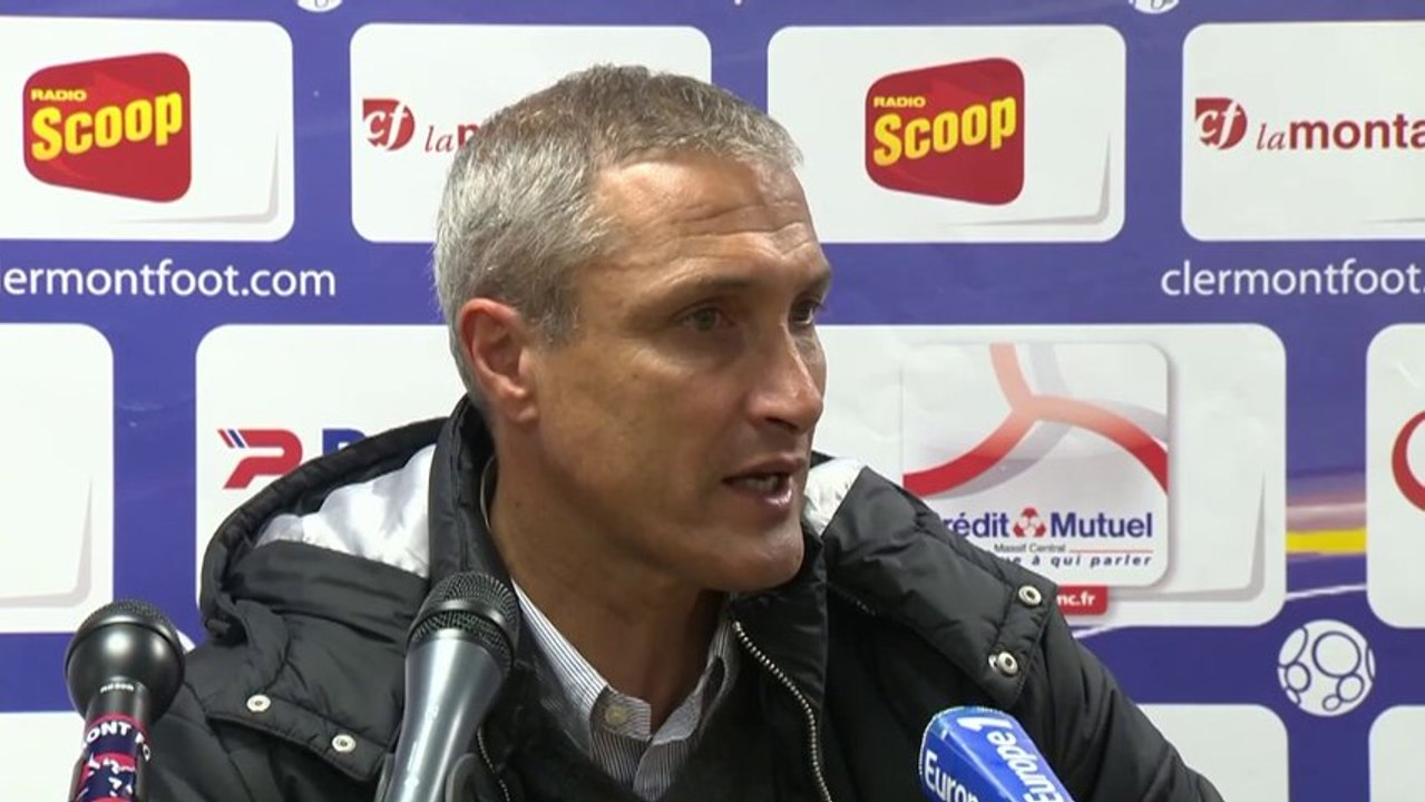 Conférence de presse Clermont Foot - AJ Auxerre (1-1) : Régis BROUARD (CF63) - Bernard  CASONI (AJA) - 2013/2014