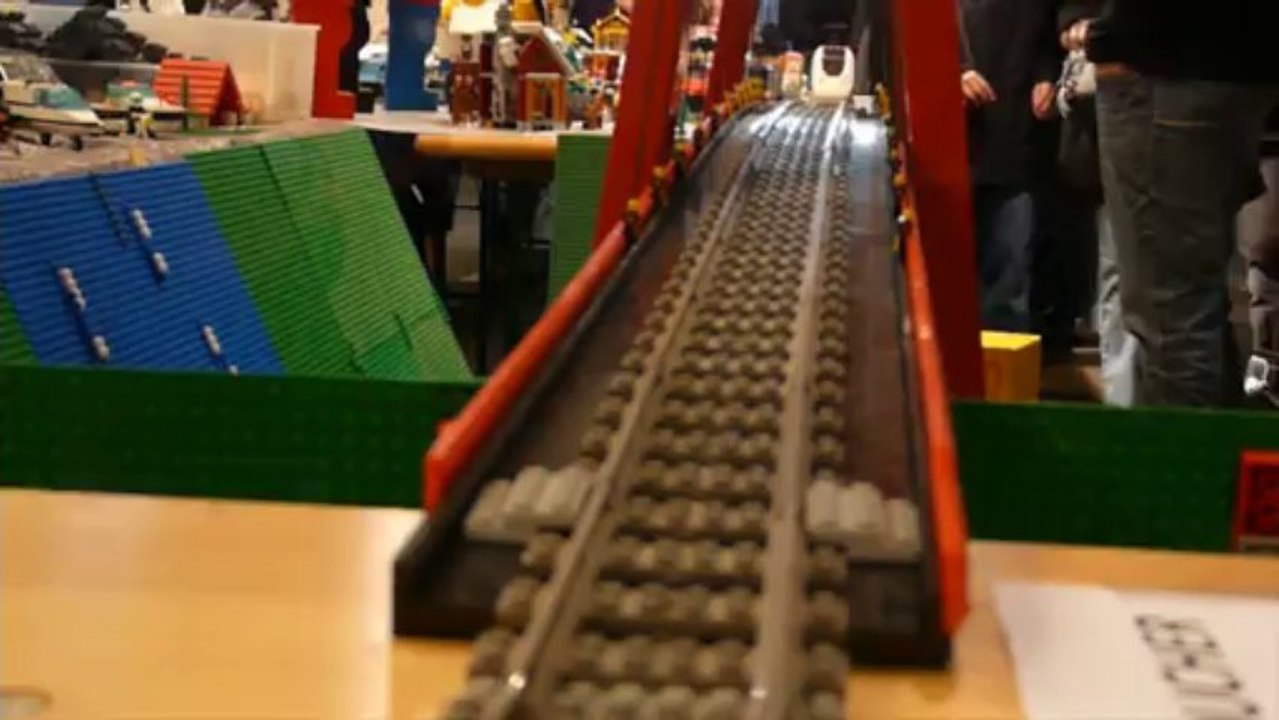 Expo Lego 2011 - la gare et les trains de voyageurs