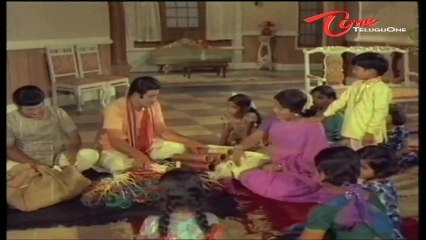 Krishna Sells Bangles By Flirting Aunties | Comedy Scene