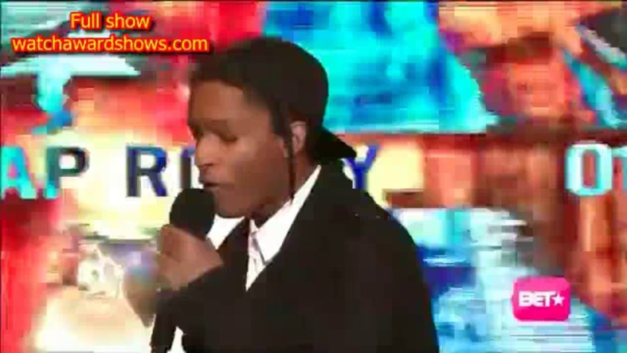 #Rihanna (featuring Calvin Harris) We Found Love MTV EMA 2013