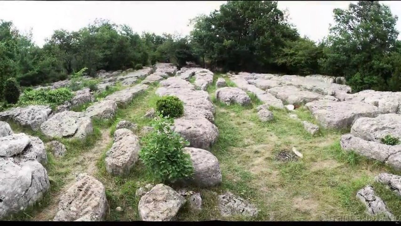 Voyage en pays Cathare: dans le labyrinthe de nébias...