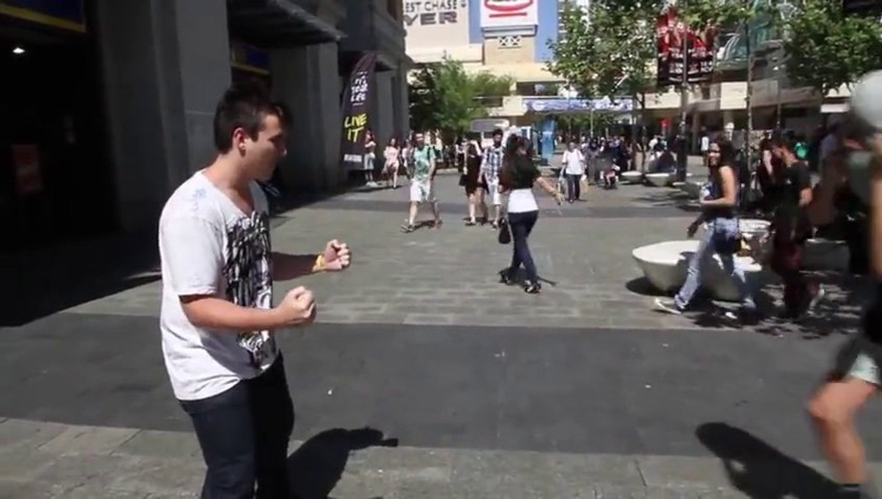 "Please : hit my NUTS..." Amazing Nutshot compilation.