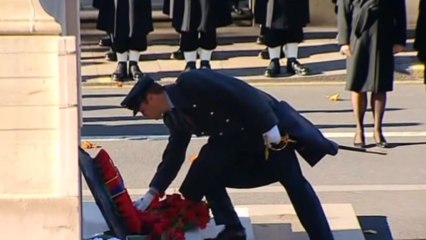 Queen leads UK’s Remembrance Sunday commemorations in London
