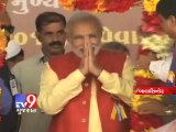 Narendra Modi hits back at Manmohan Singh, accuses him of kneeling down - Tv9 Gujarat