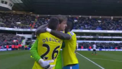 Most Saves in a Premier League (Tim Krul)