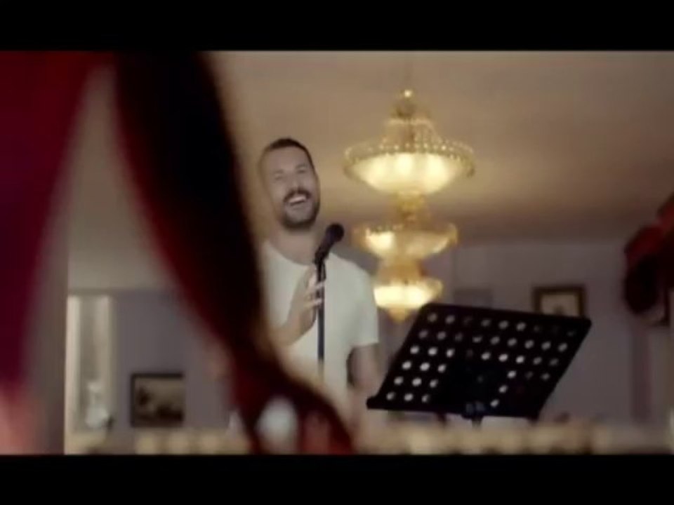Yıkılmadan Çıkma Karşıma (Aslı Hünel)