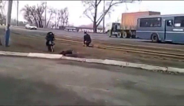 Joli jump en scooter... et c'est un gros FAIL! IDIOT!