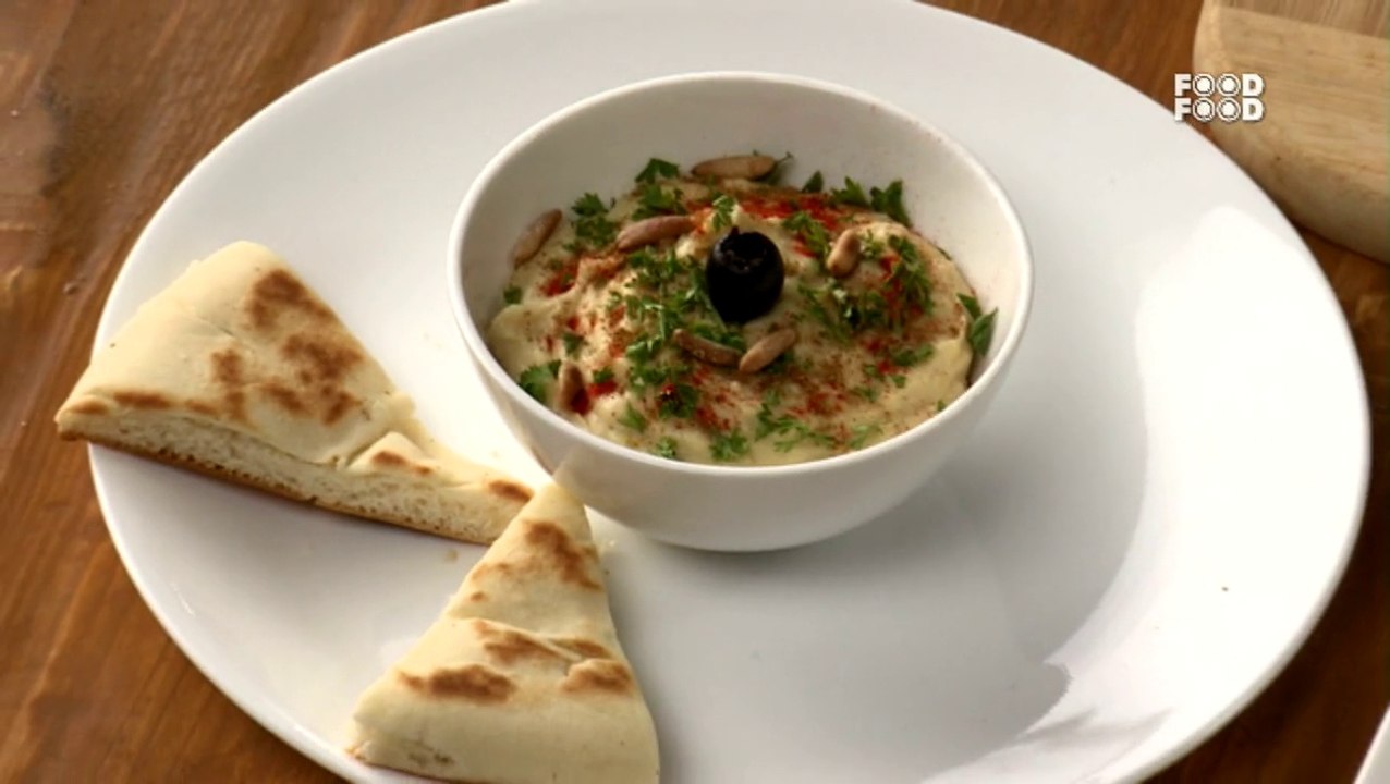 Hummus with Pita Bread-Mummy Ka Magic
