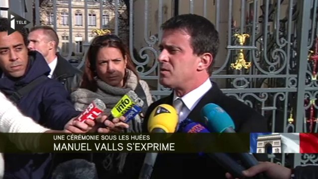 François Hollande hué : Manuel Valls accuse les mouvements d'extrême-droite