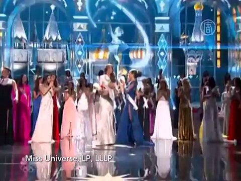 «Мисс Вселенная» демонстрирует купальник за $1 млн