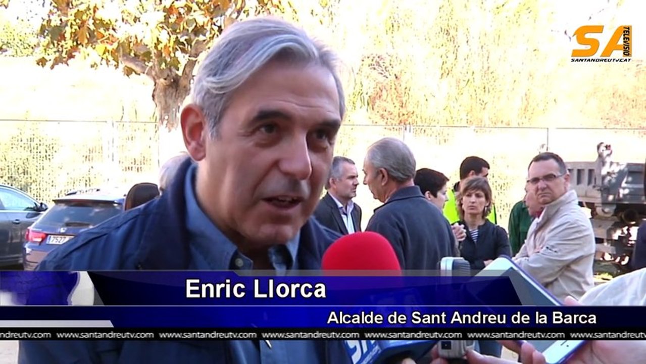 111113 Enric Llorca visita les obres dels nous vestidors del Josep Pla